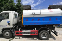 台江县环保局采购一批垃圾车和垃圾箱顺利交付